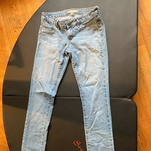 Light wash bell head denim jeans